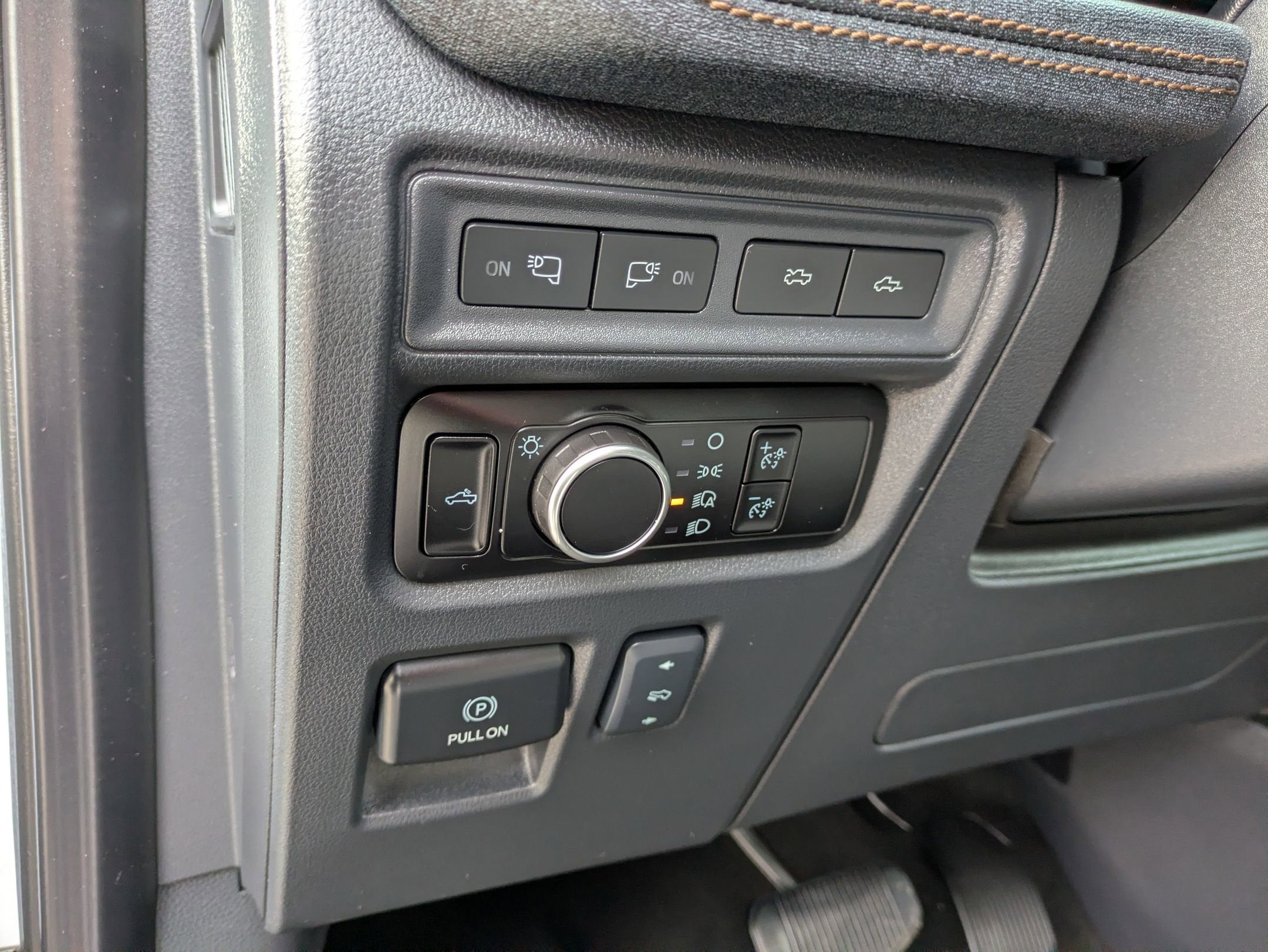 2024 Ford F-150 Lightning LARIAT