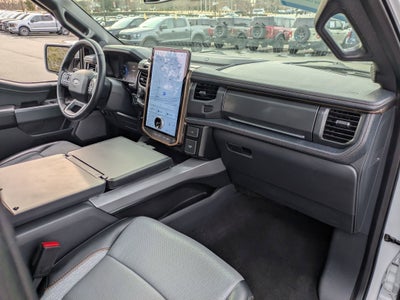 2024 Ford F-150 Lightning LARIAT
