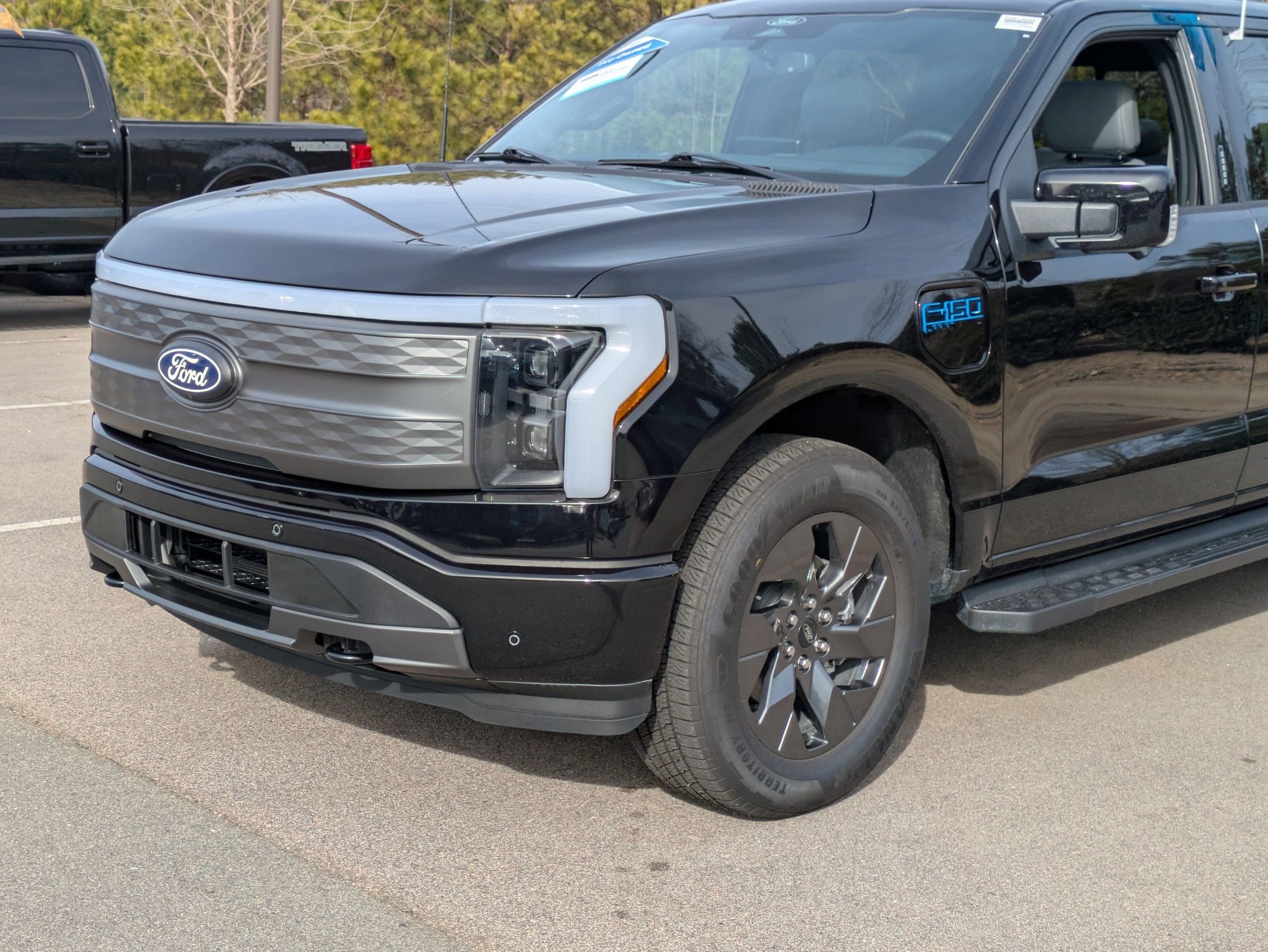 2025 Ford F-150 Lightning LARIAT