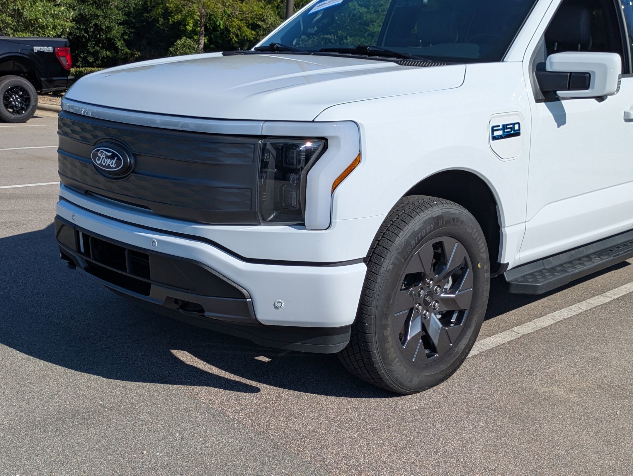 2025 Ford F-150 Lightning LARIAT