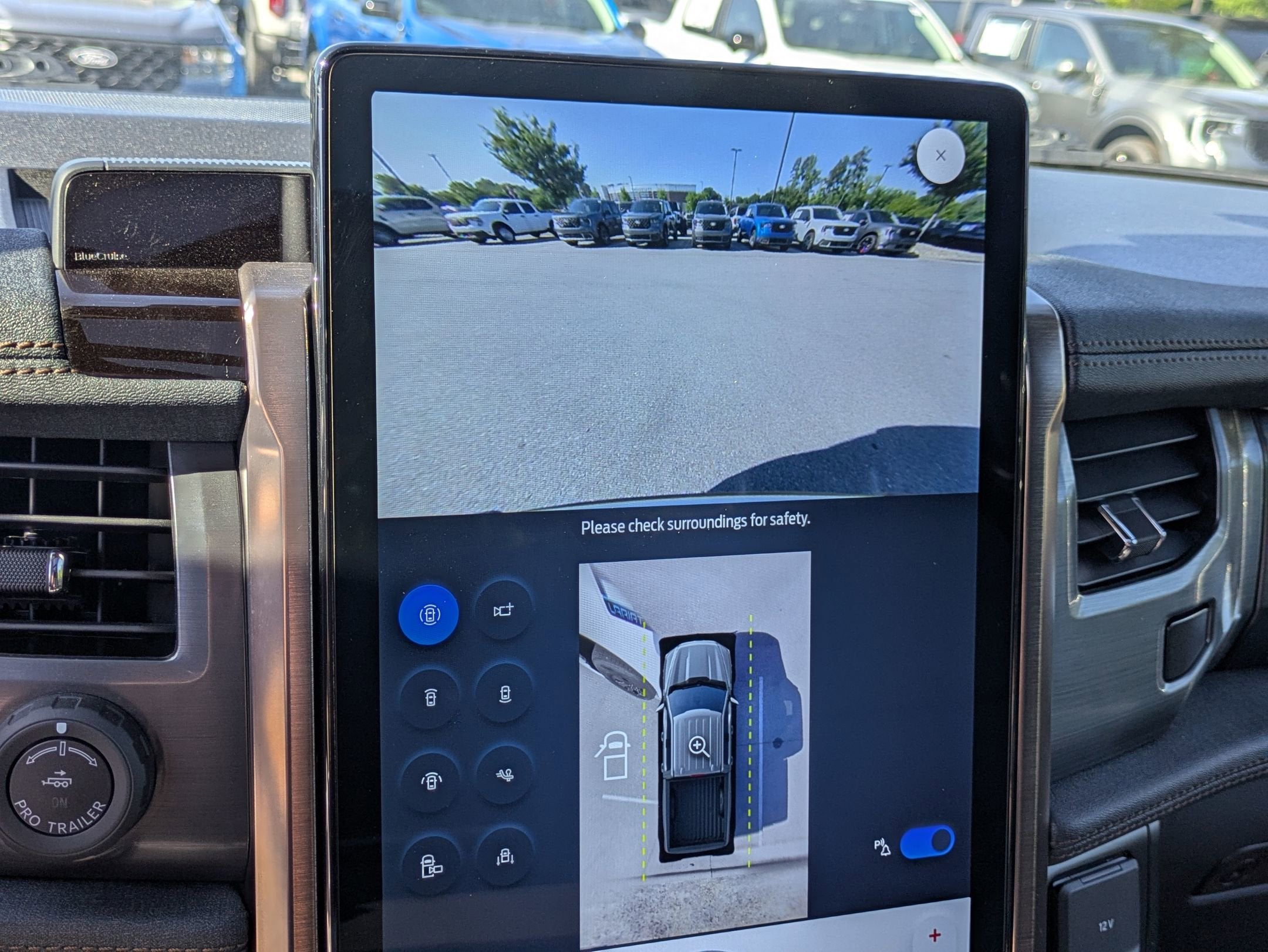 2025 Ford F-150 Lightning LARIAT