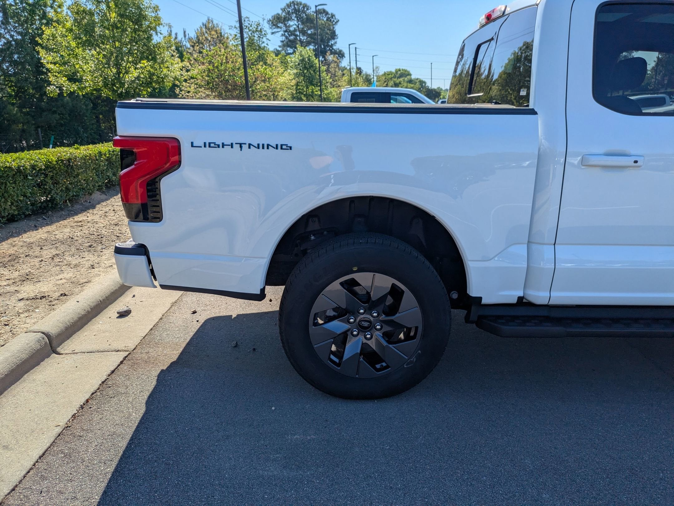 2025 Ford F-150 Lightning LARIAT