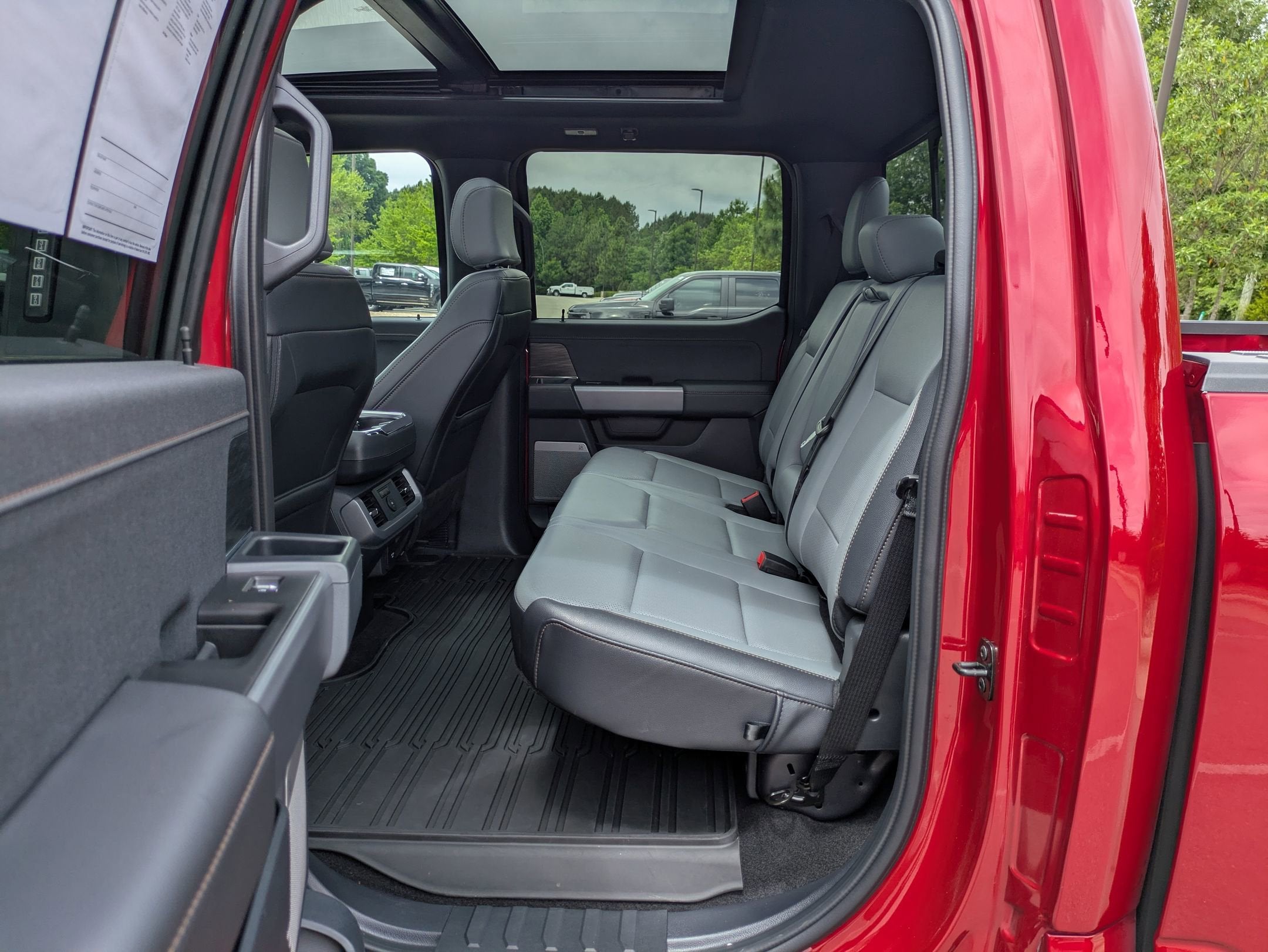 2025 Ford F-150 Lightning LARIAT