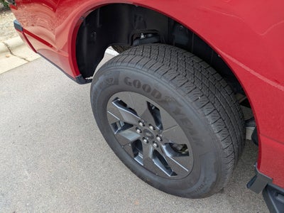 2025 Ford F-150 Lightning LARIAT