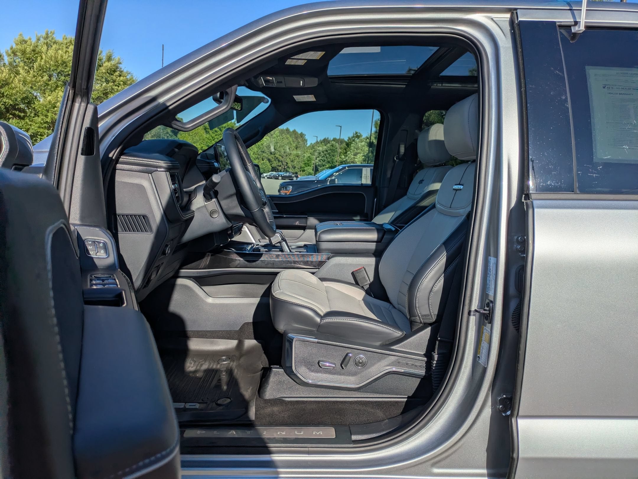 2025 Ford F-150 Lightning Platinum