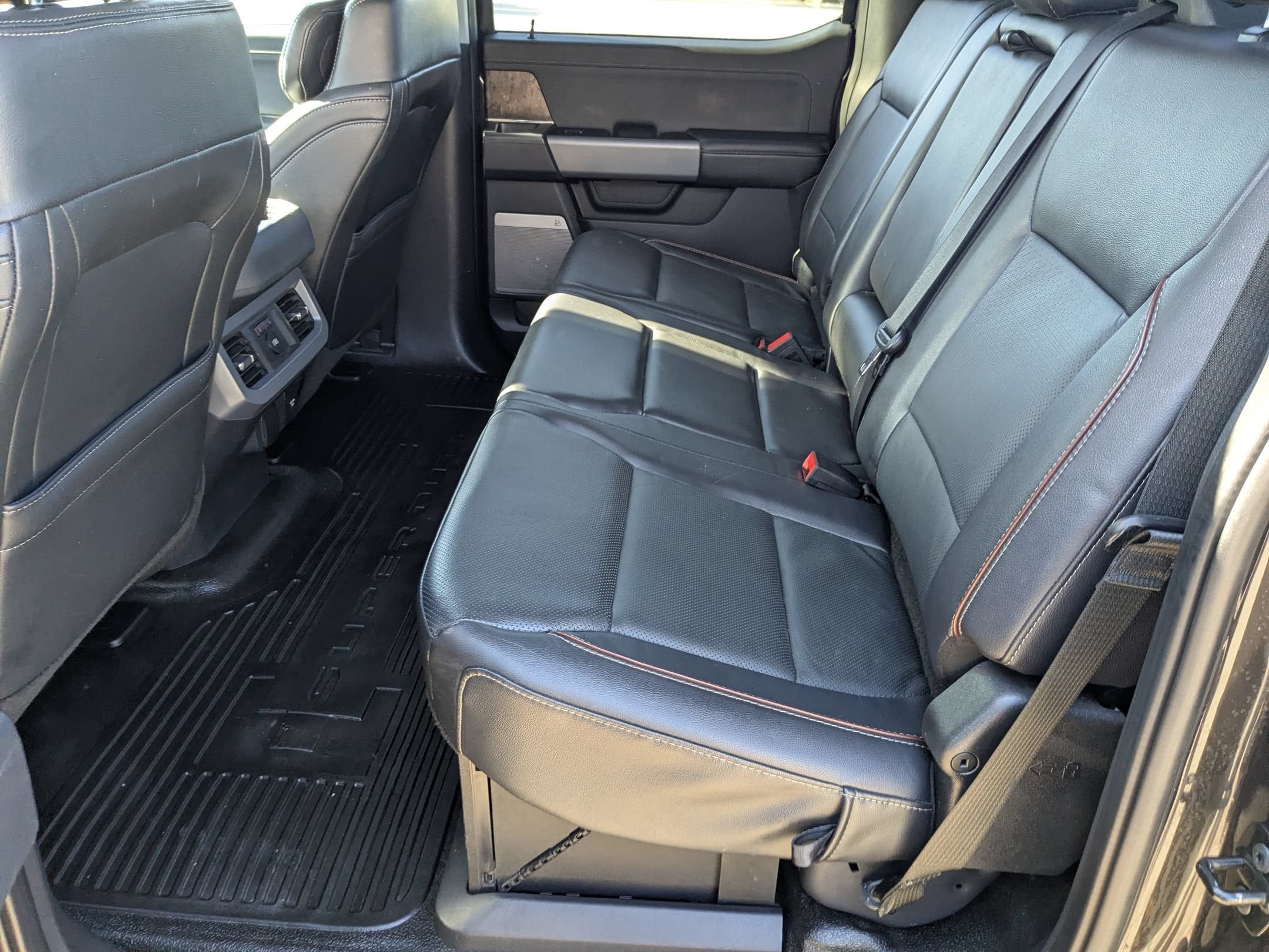 2024 Ford Super Duty F-350 SRW LARIAT