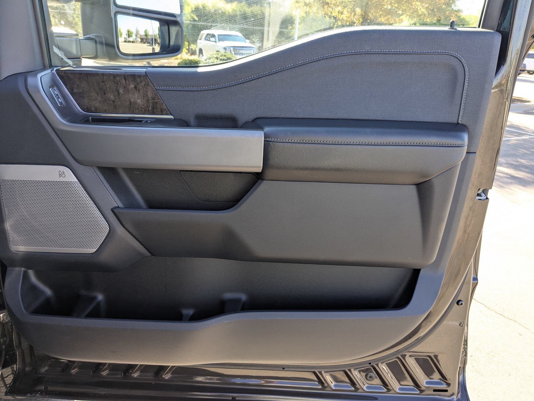 2024 Ford Super Duty F-350 SRW LARIAT