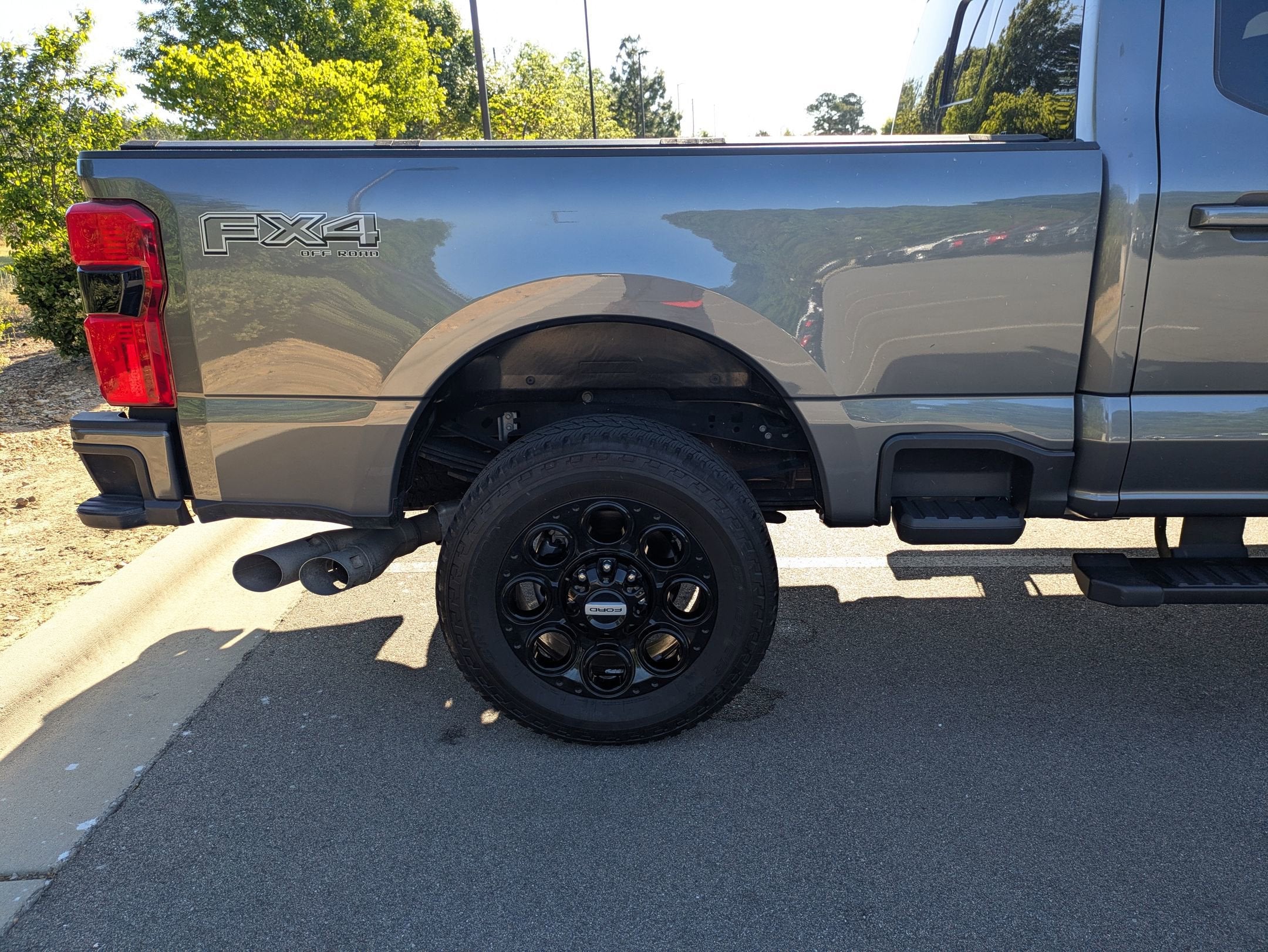2024 Ford Super Duty F-350 SRW LARIAT