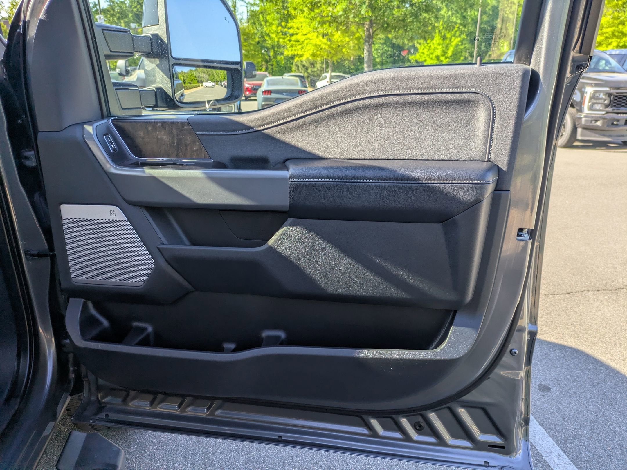 2024 Ford Super Duty F-350 SRW LARIAT