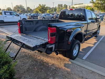 2026 Ford Super Duty F-350 DRW LARIAT