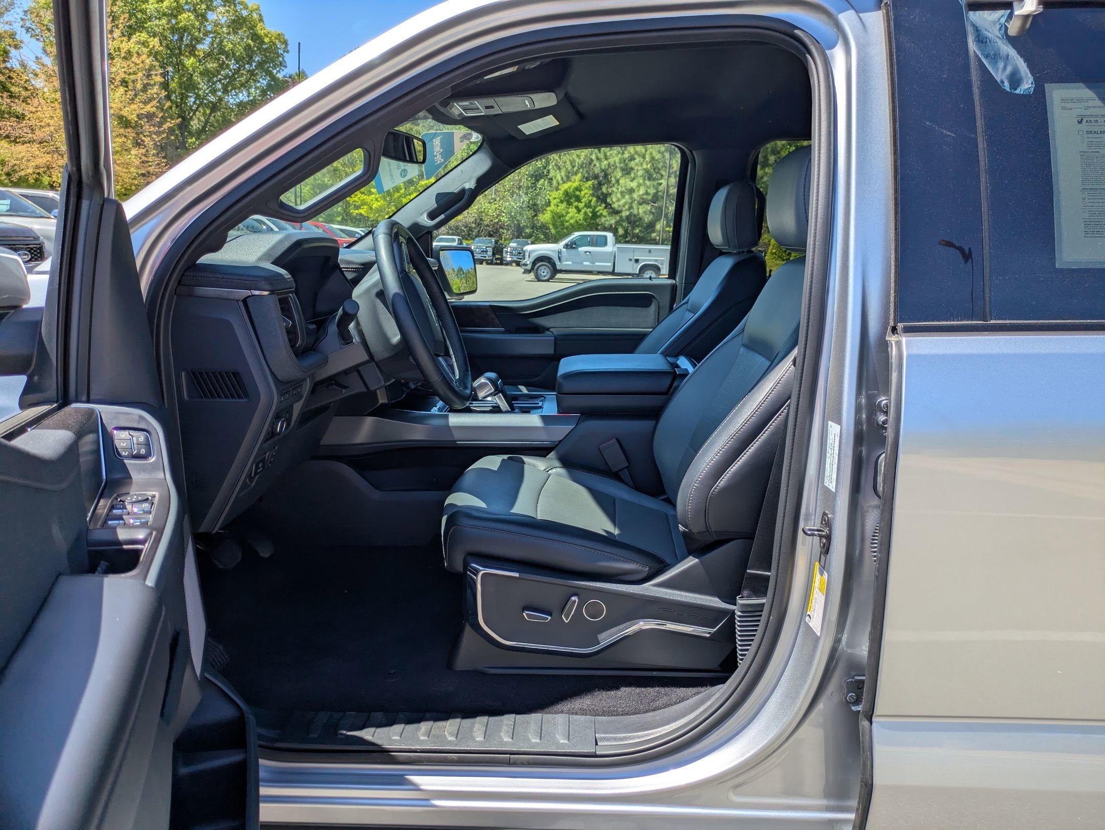 2023 Ford F-150 Lightning LARIAT