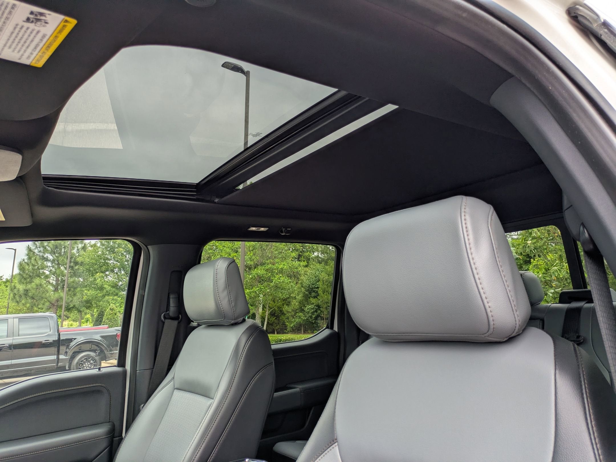 2025 Ford F-150 Lightning LARIAT
