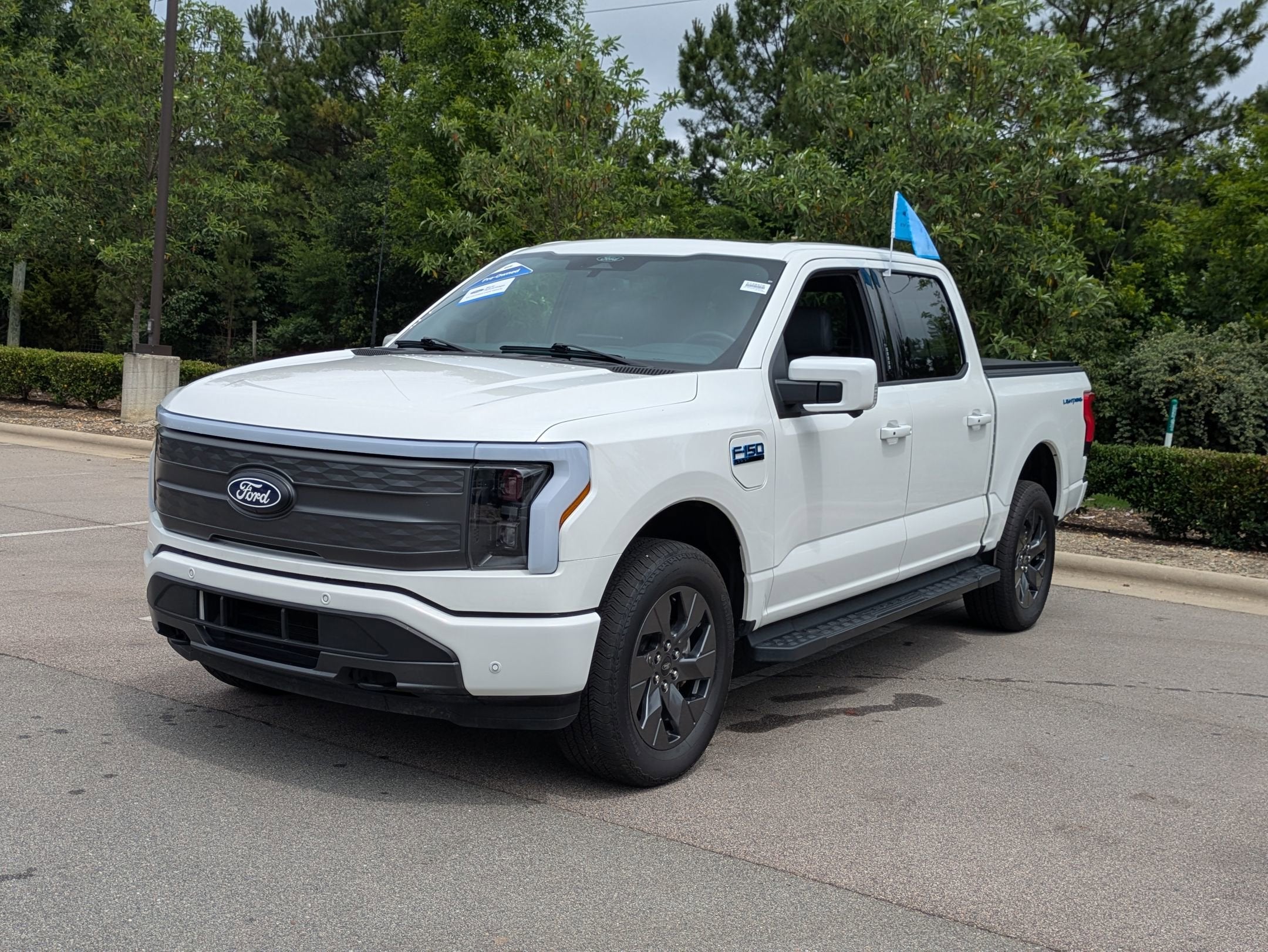 2025 Ford F-150 Lightning LARIAT