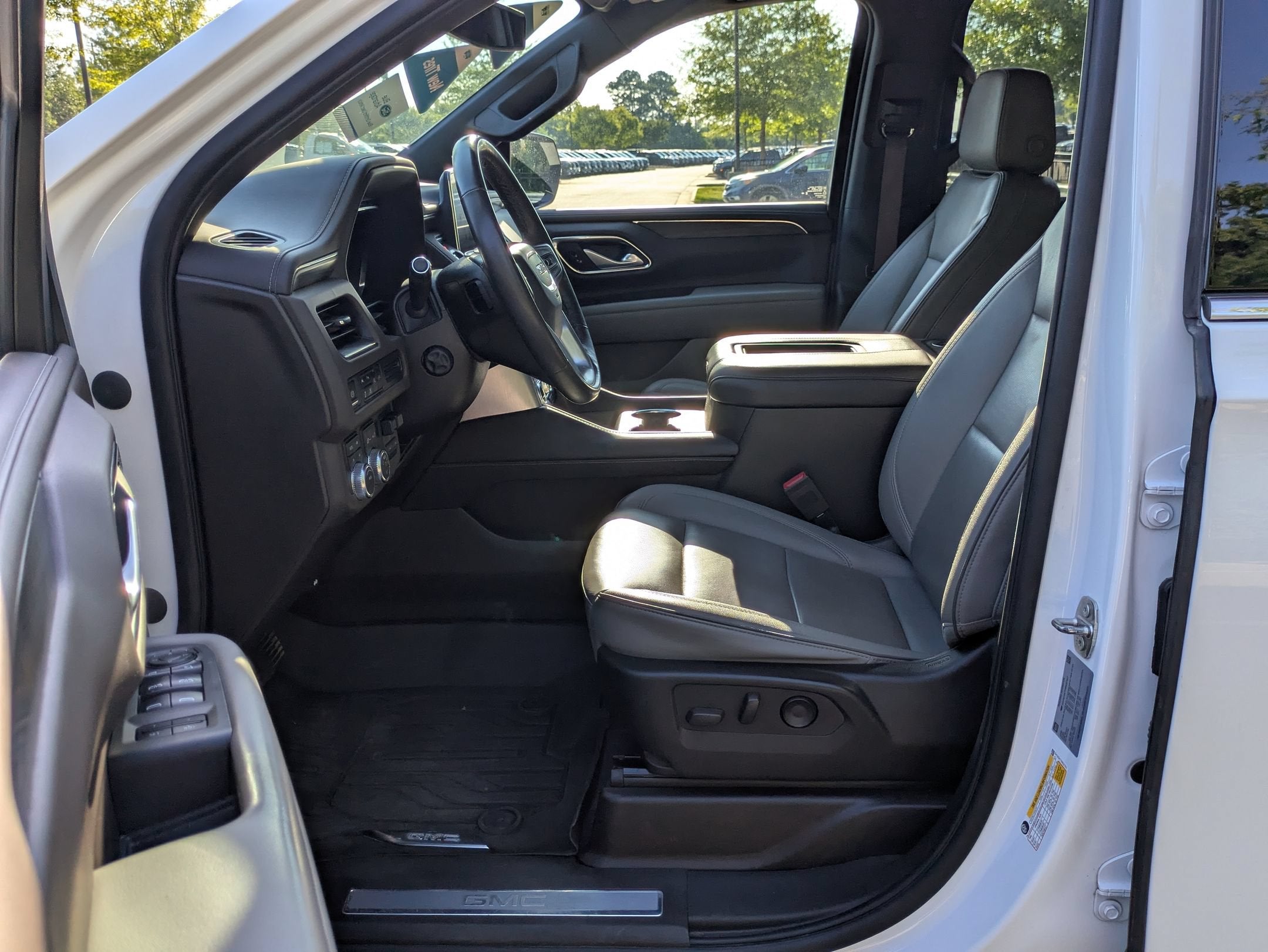 2022 GMC Yukon XL SLT