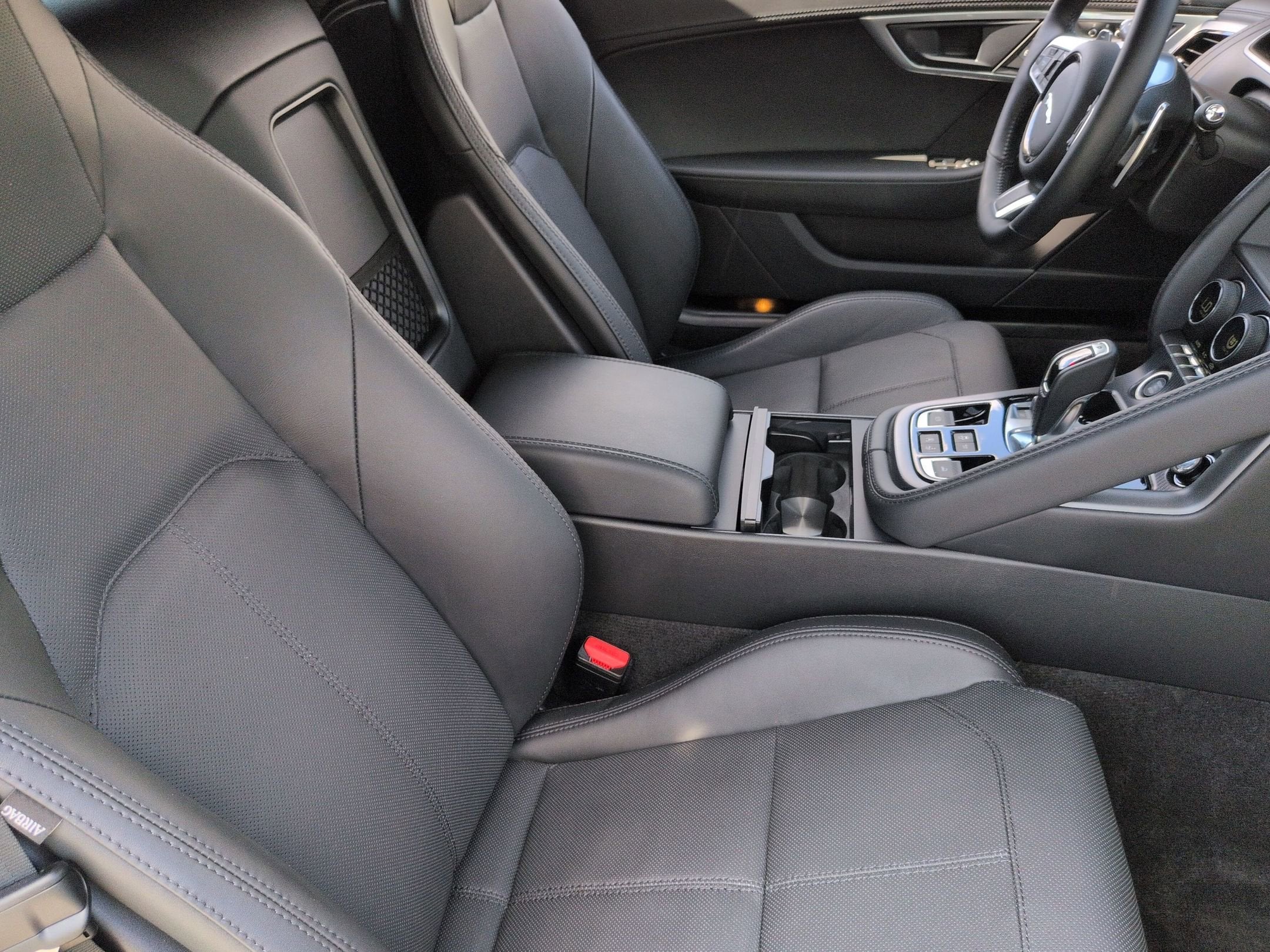 2024 Jaguar F-TYPE R-Dynamic