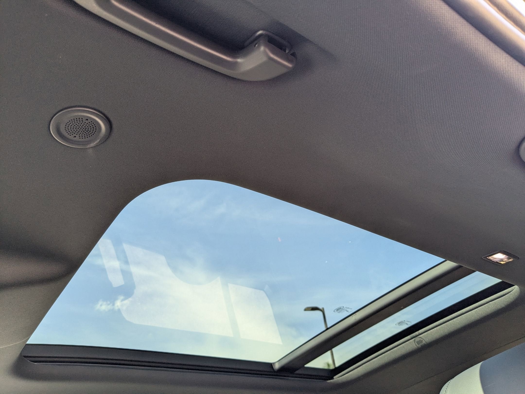 2024 Land Rover Defender X-Dynamic SE