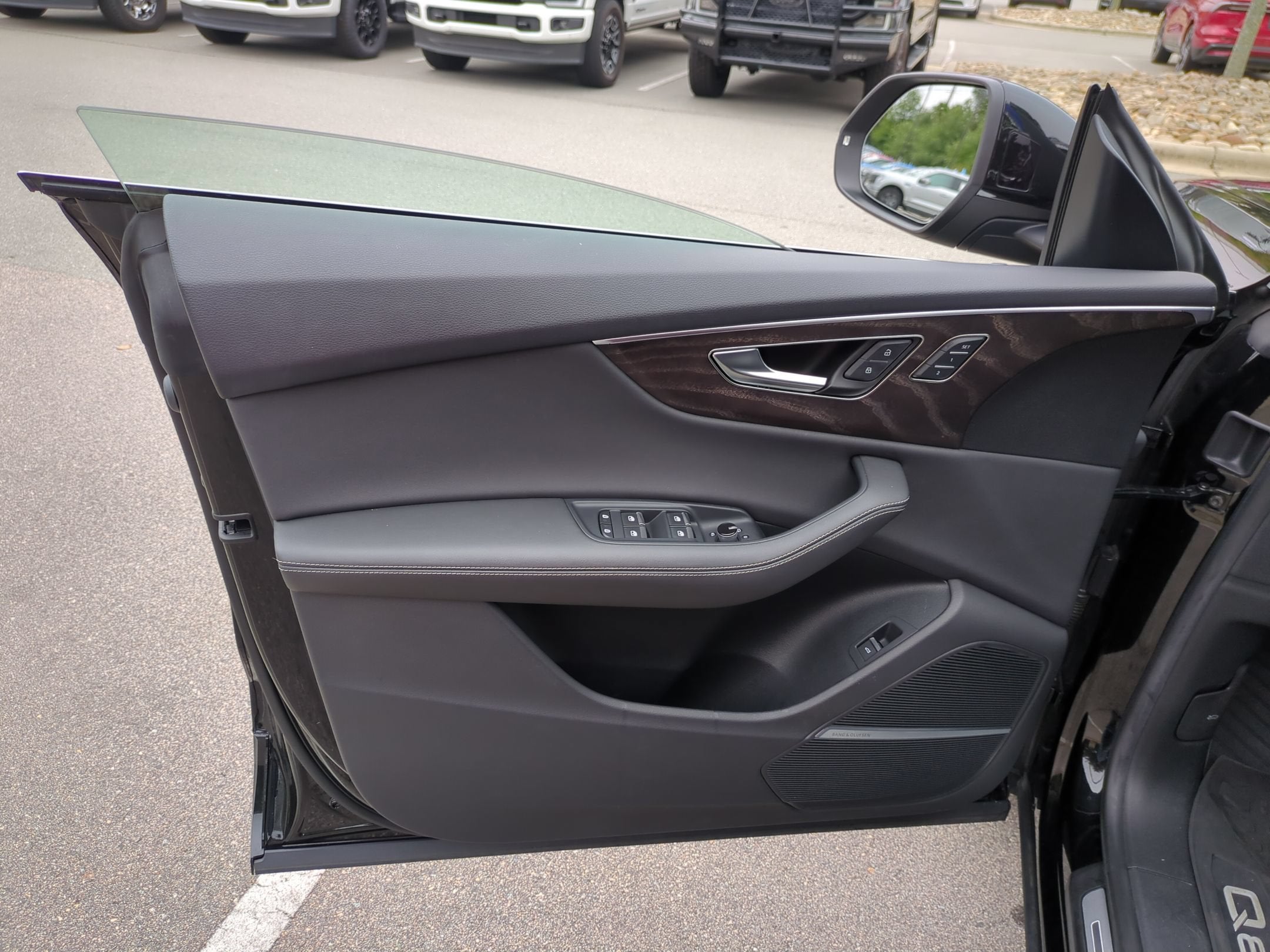2023 Audi Q8 Premium Plus
