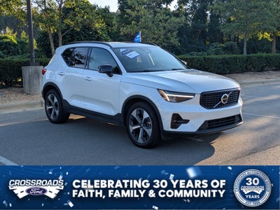 2023 Volvo XC40 Ultimate Dark Theme