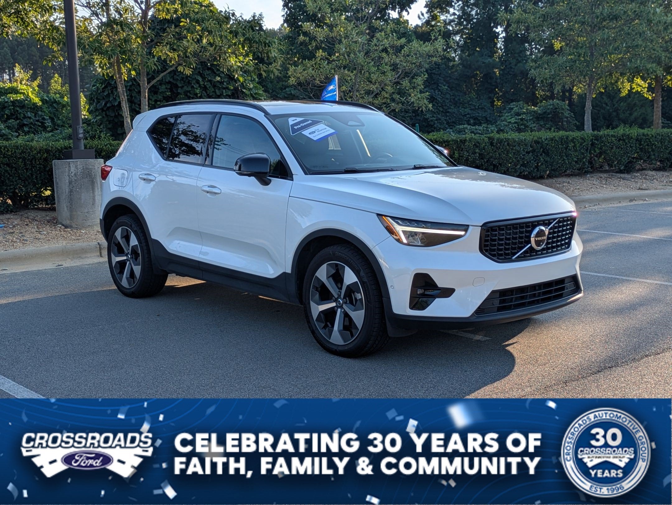 2023 Volvo XC40 Ultimate Dark Theme