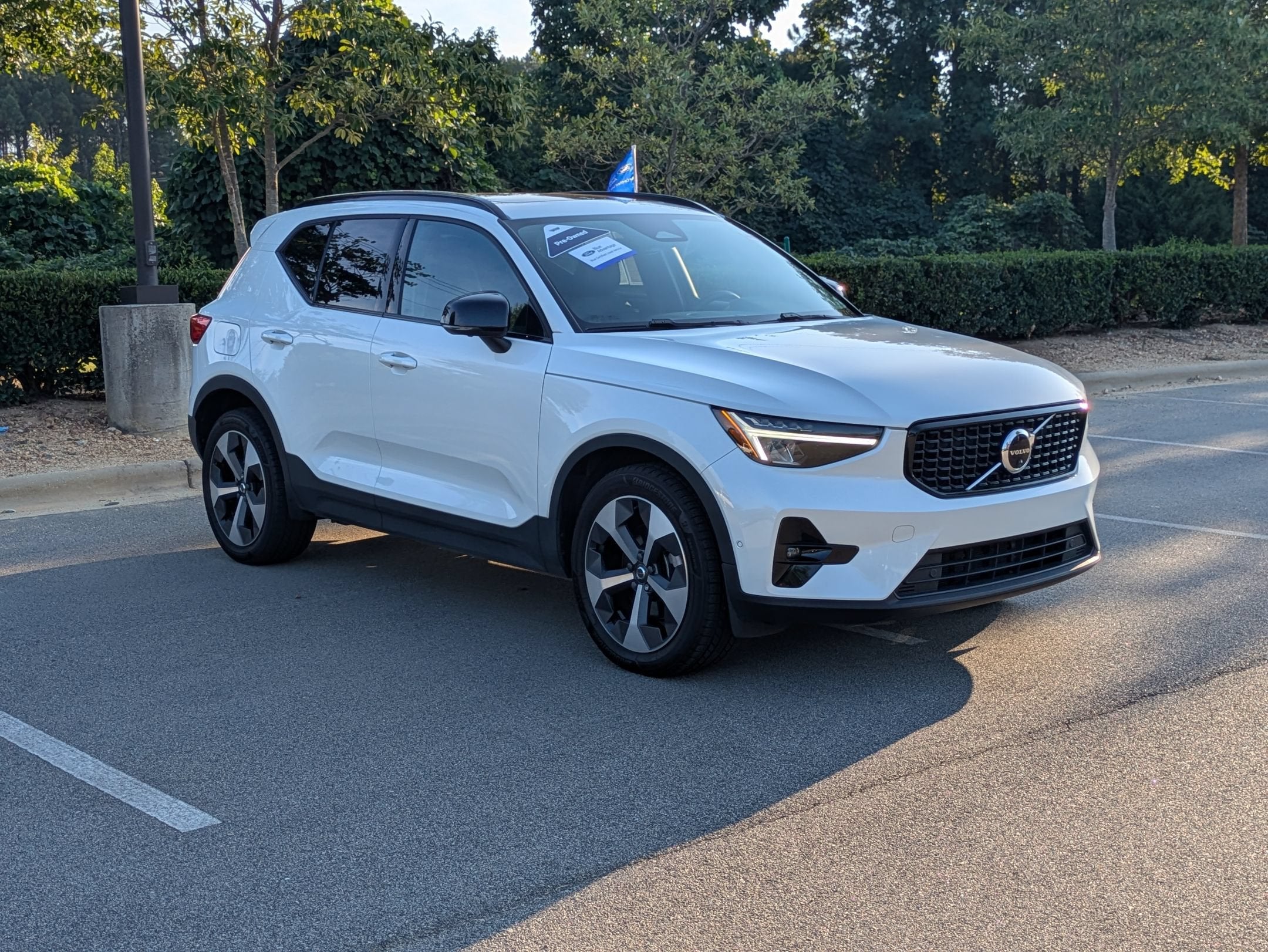 2023 Volvo XC40 Ultimate Dark Theme