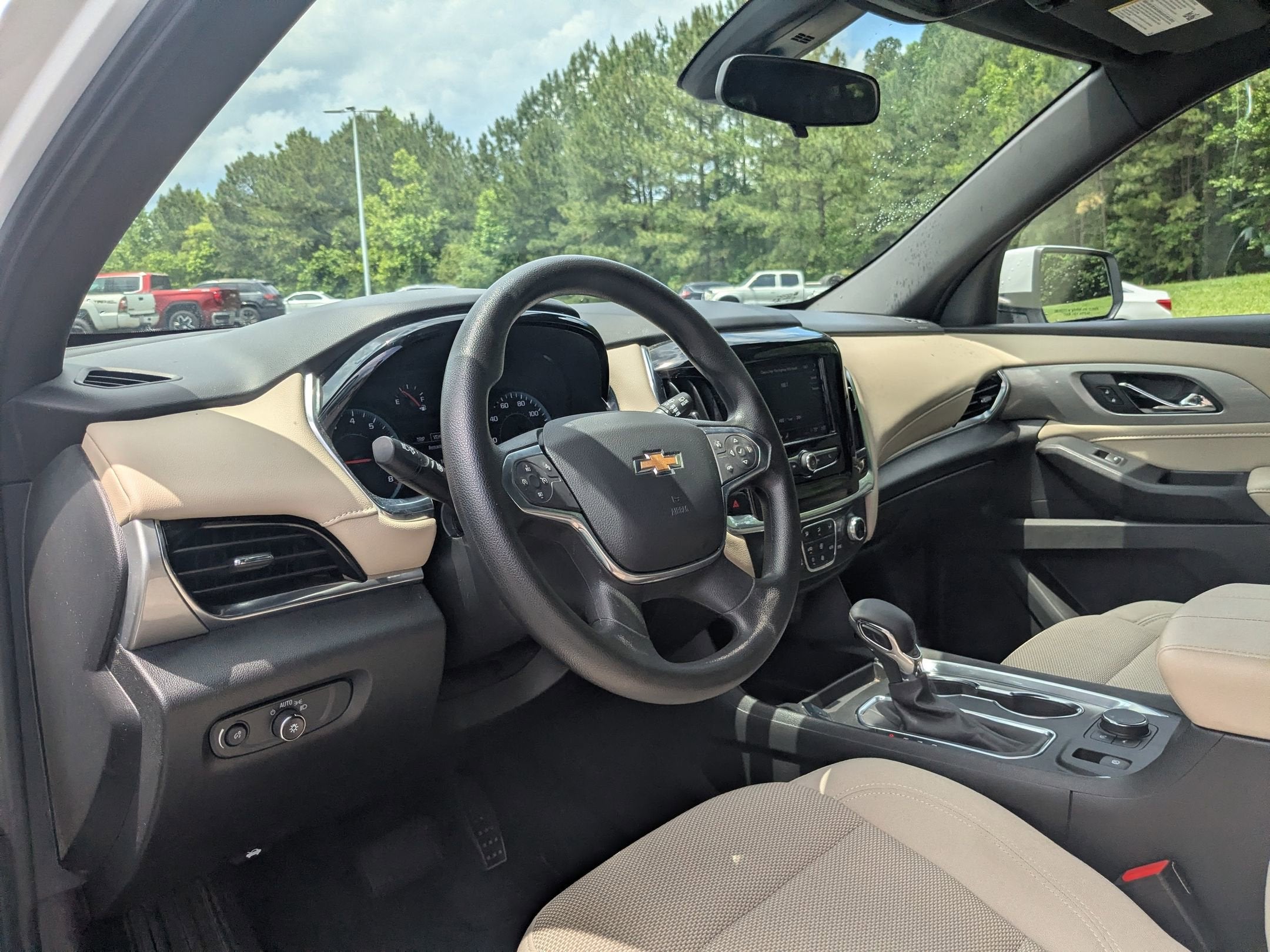 2022 Chevrolet Traverse LS