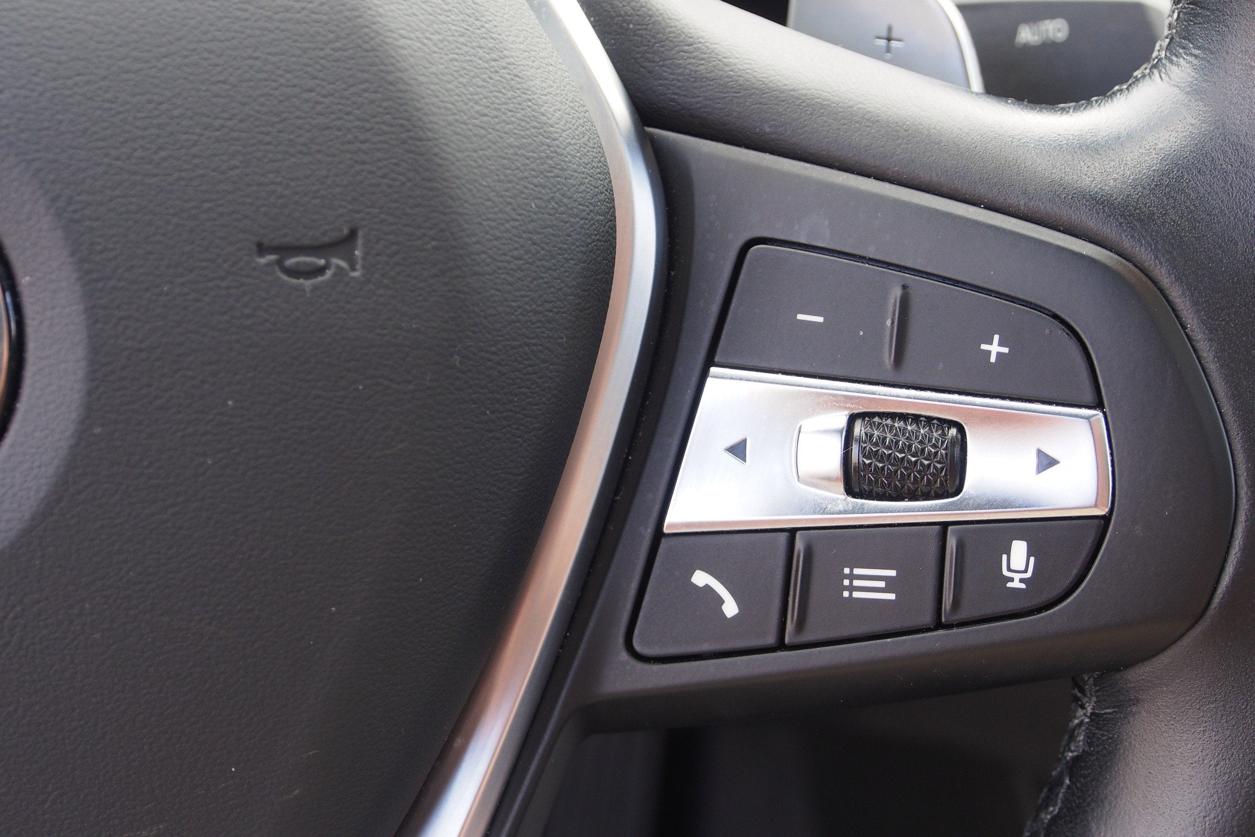 2023 BMW 3 Series 330i