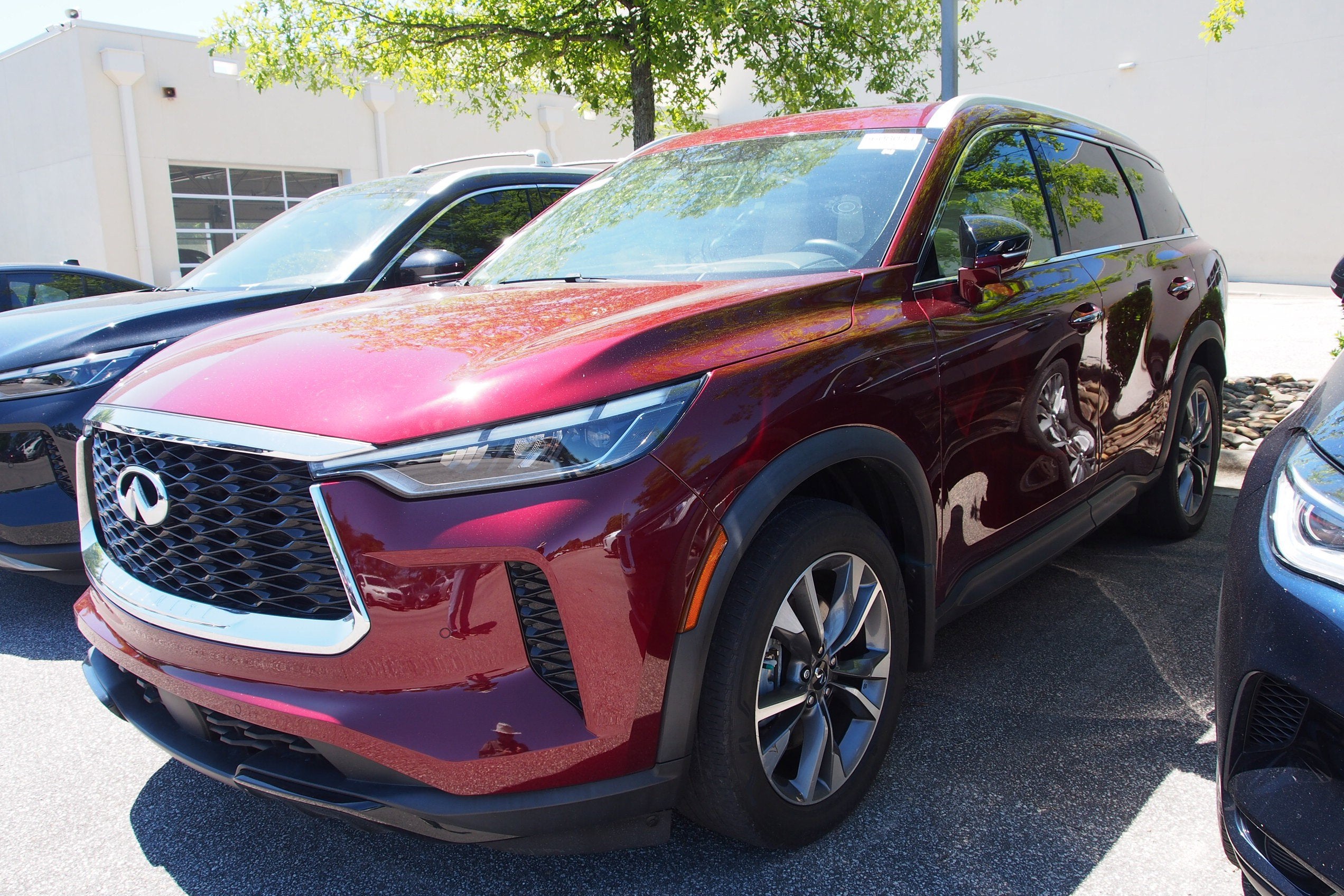 2023 INFINITI QX60 LUXE