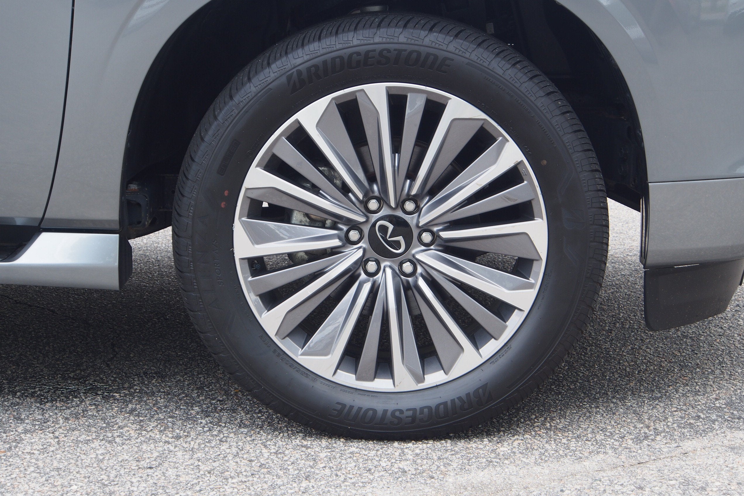 2025 INFINITI QX80 SENSORY