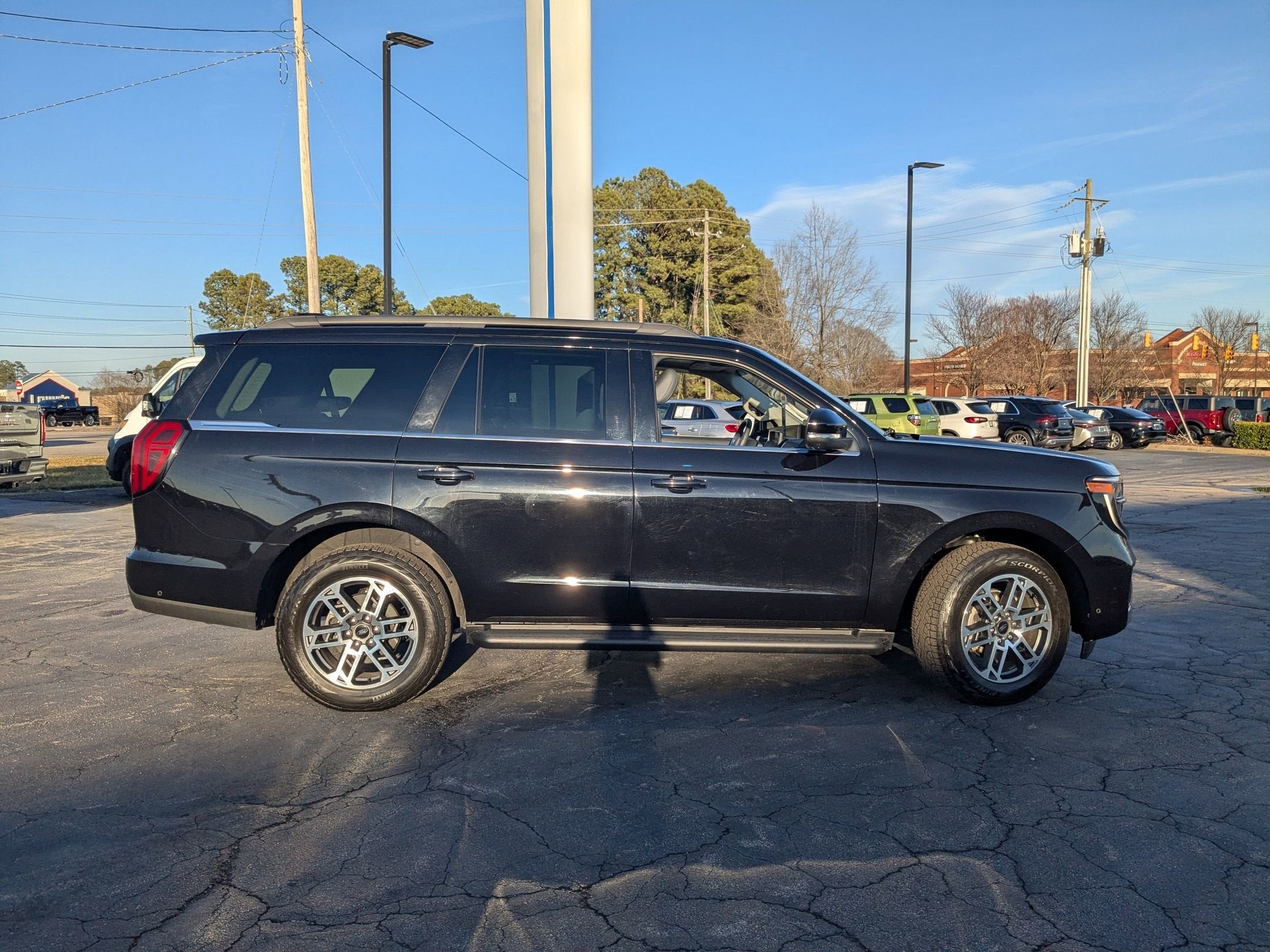 2025 Ford Expedition Active