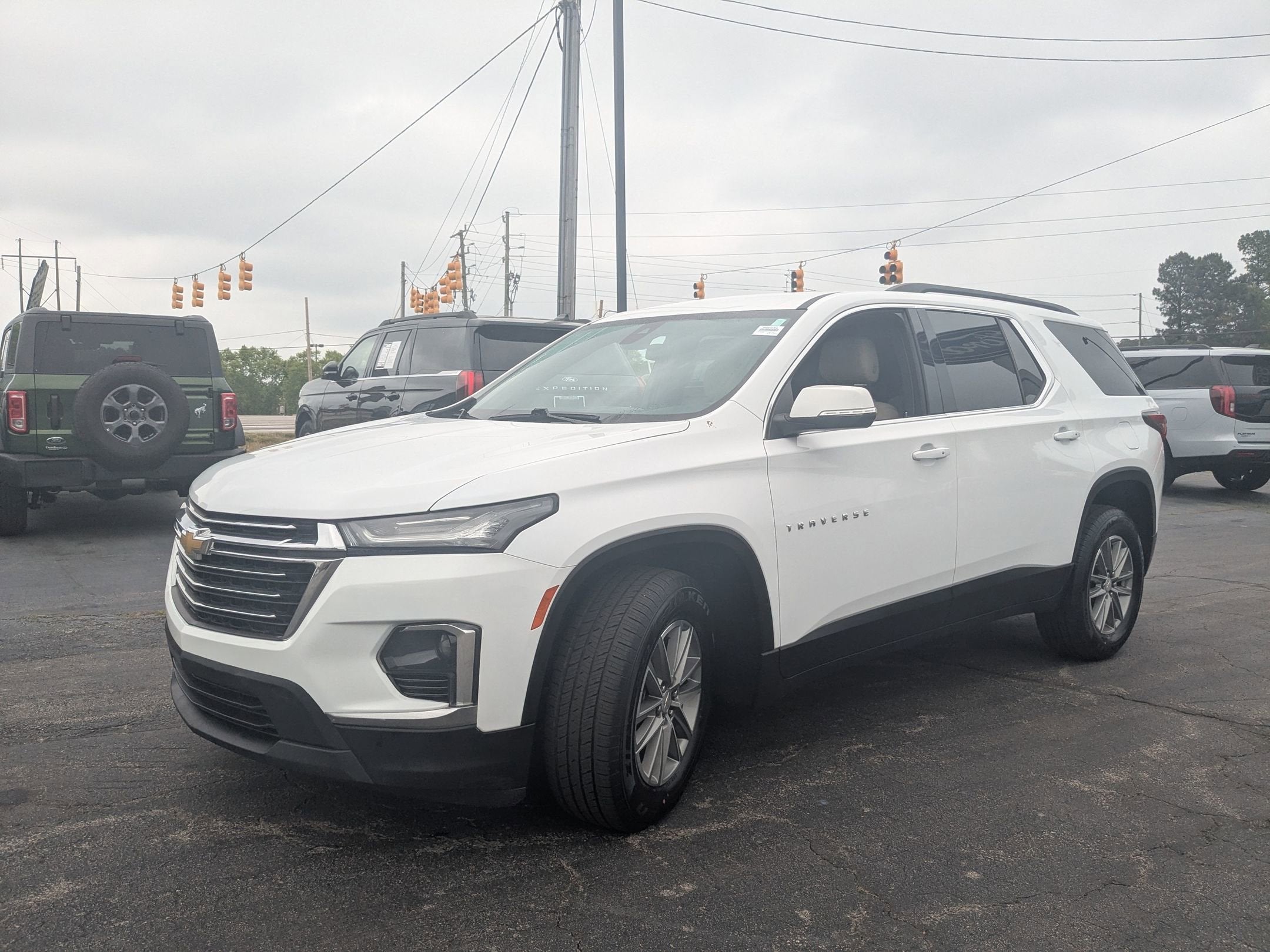 2023 Chevrolet Traverse LT Cloth