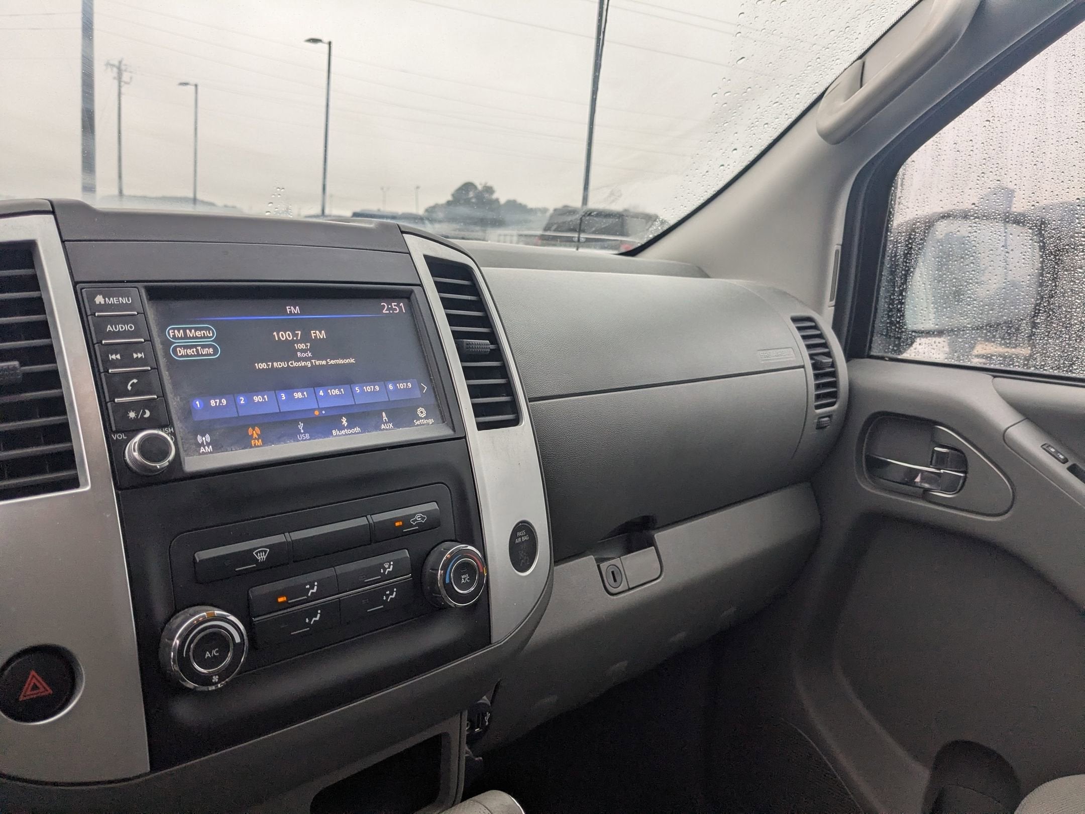 2019 Nissan Frontier SV