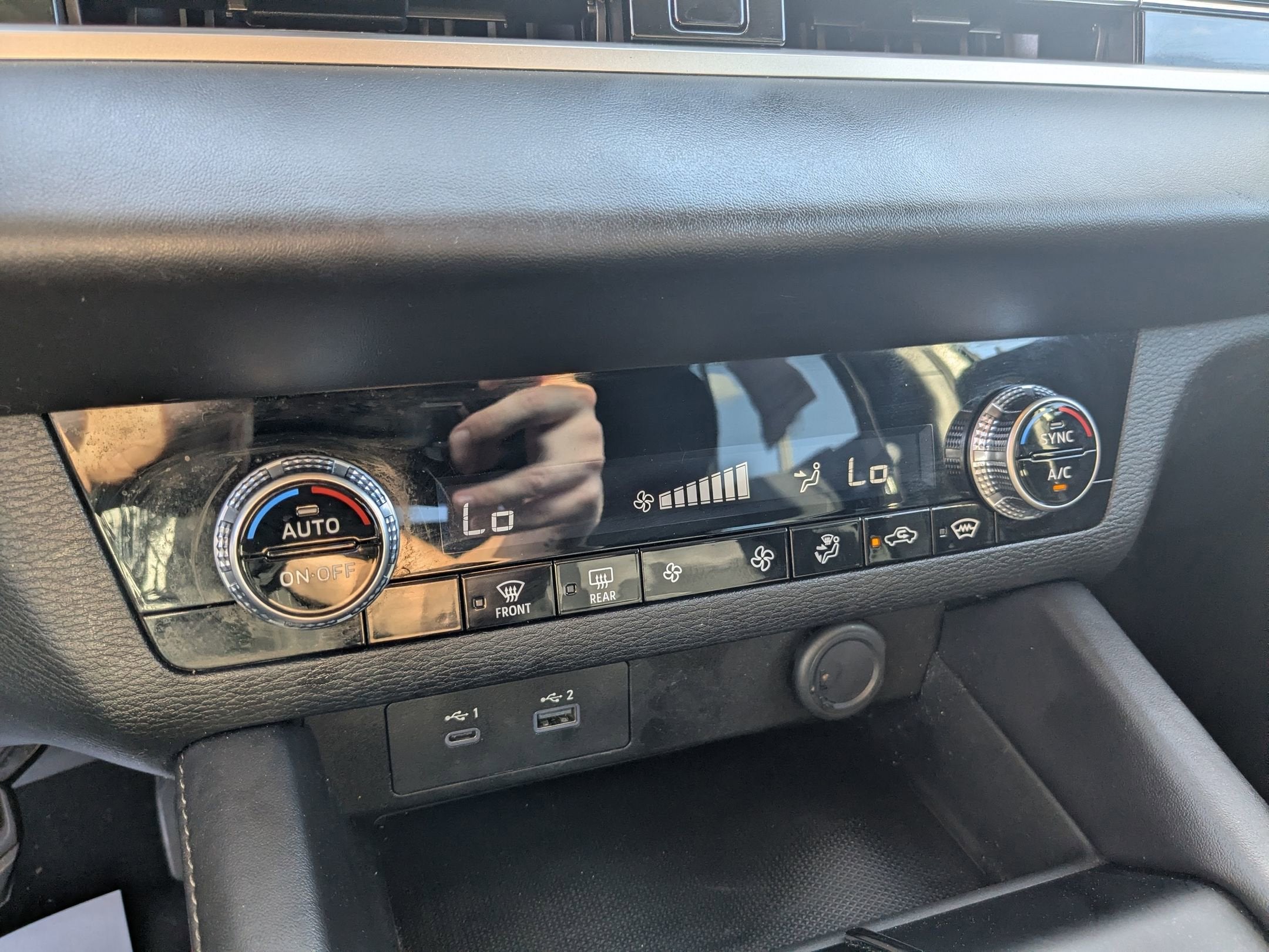 2024 Mitsubishi Outlander ES