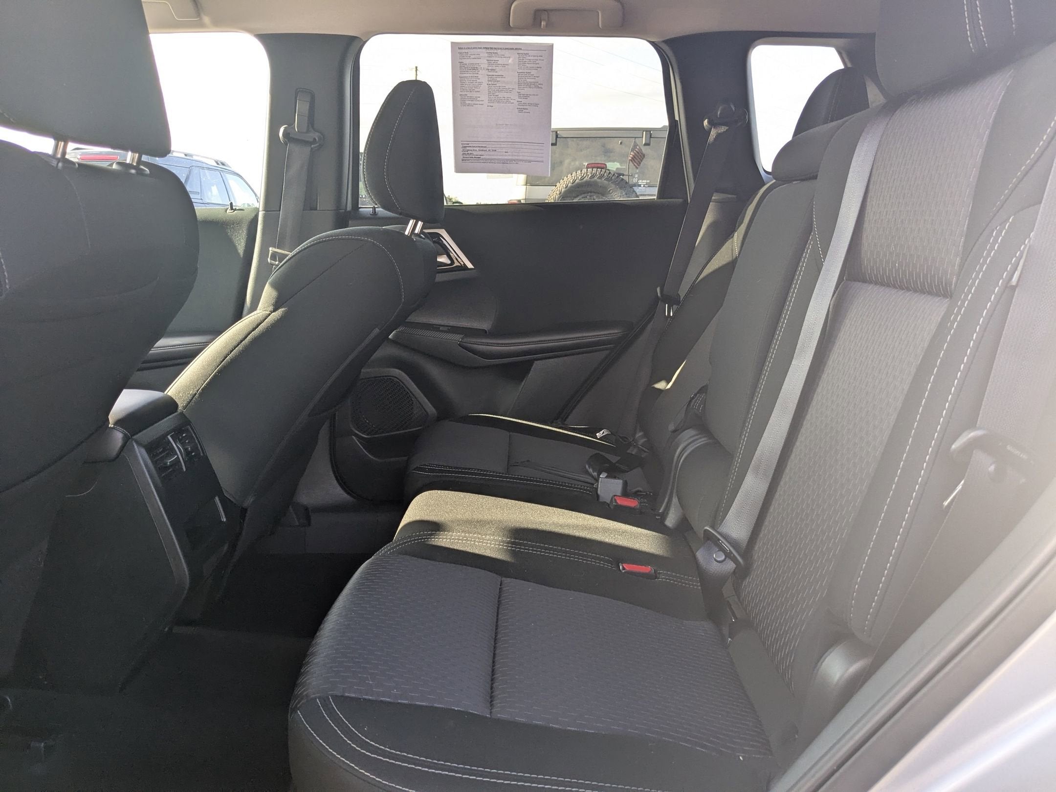 2024 Mitsubishi Outlander ES