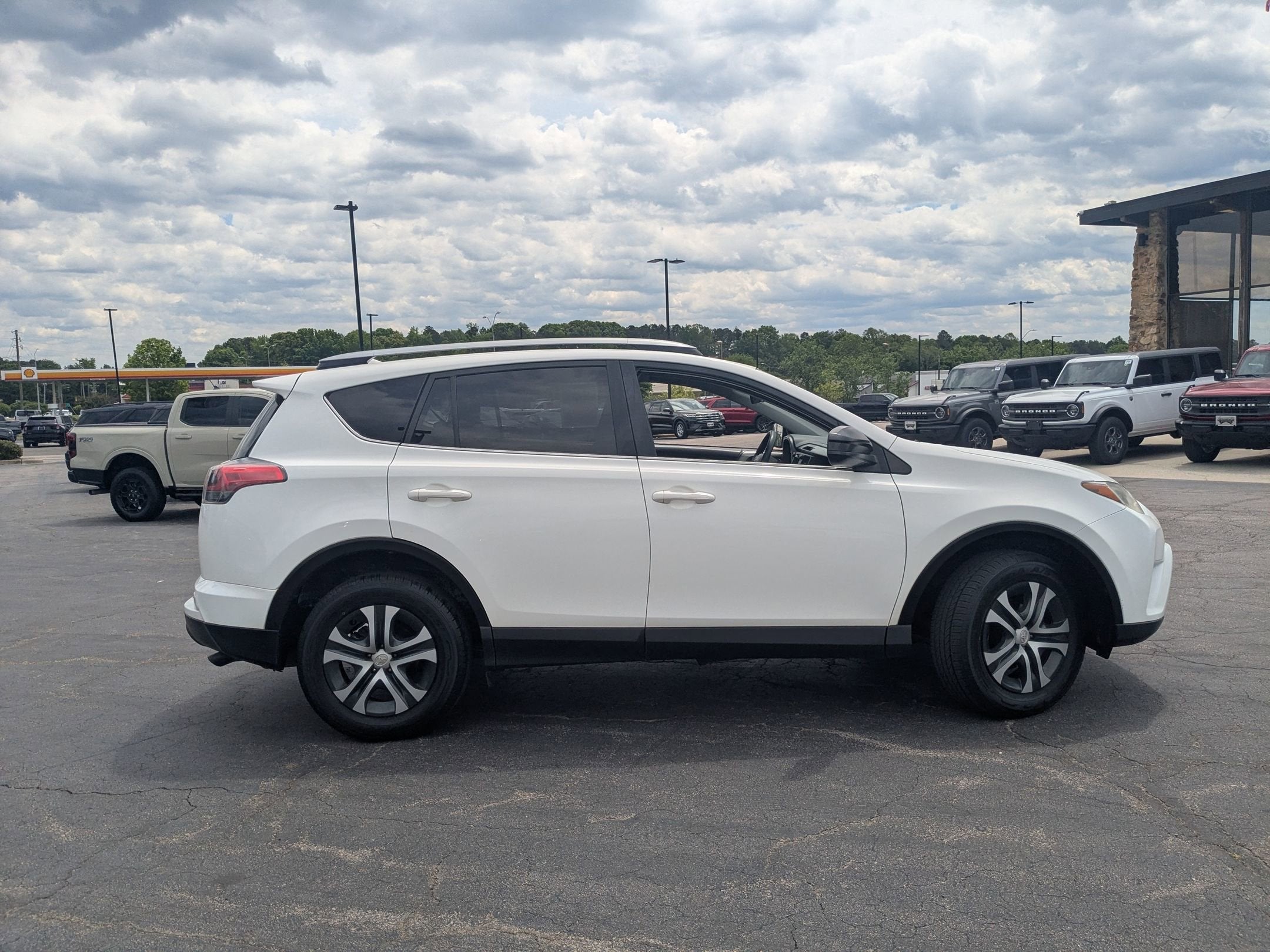 2018 Toyota RAV4 LE