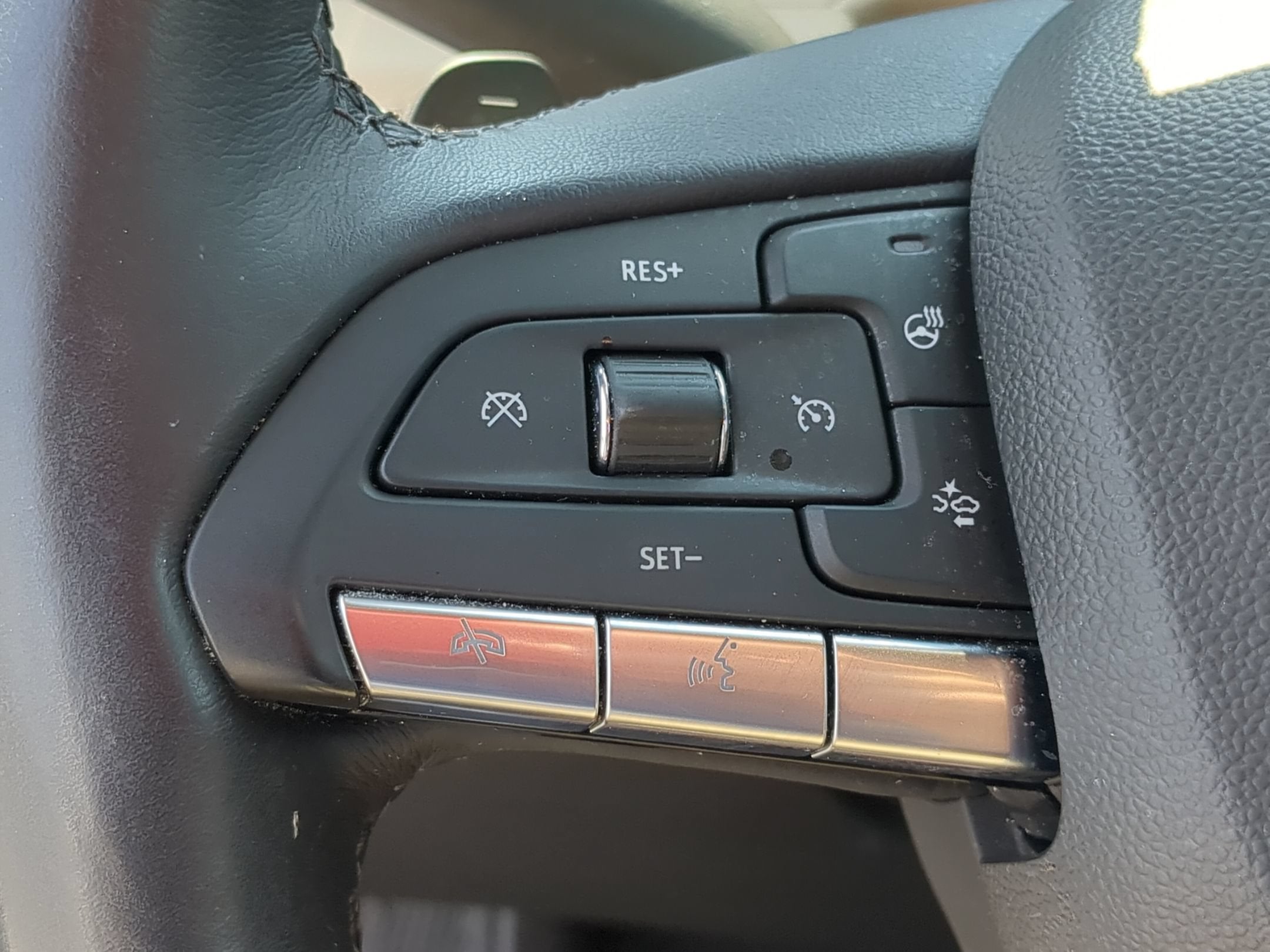 2024 Cadillac XT4 FWD Premium Luxury