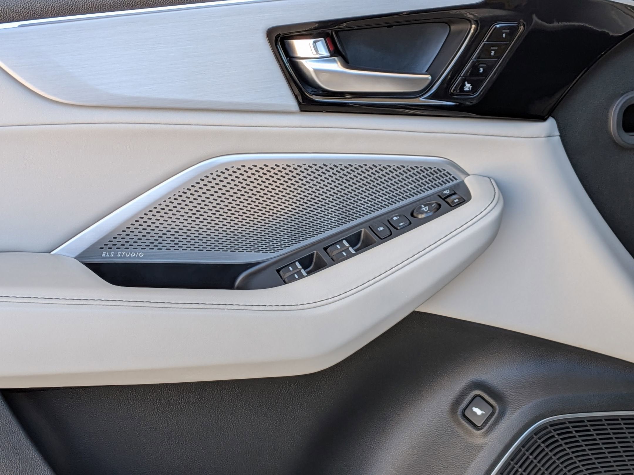 2022 Acura MDX w/Technology Package