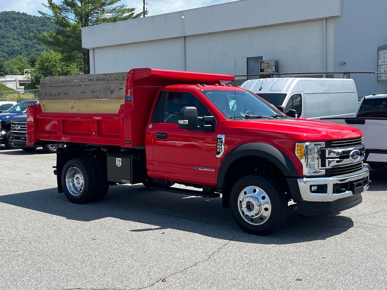 2017 Ford Super Duty F-550 DRW XL