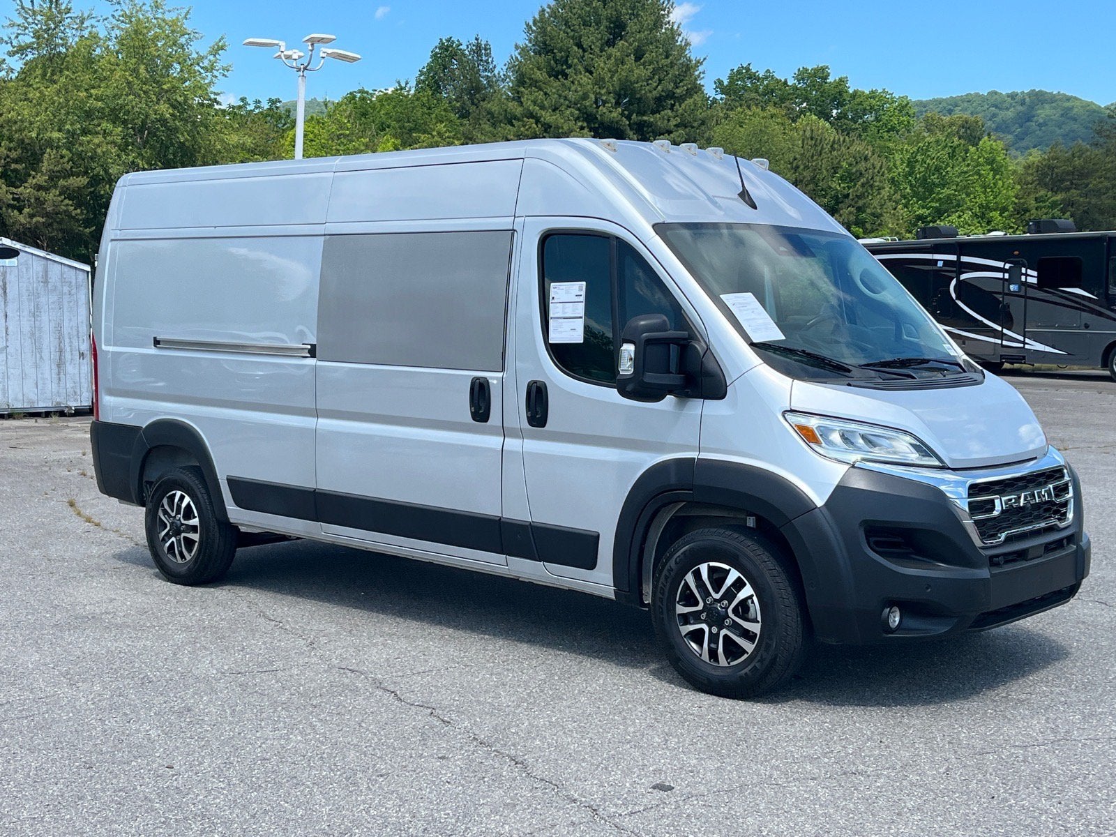 2024 RAM ProMaster Cargo Van SLT+